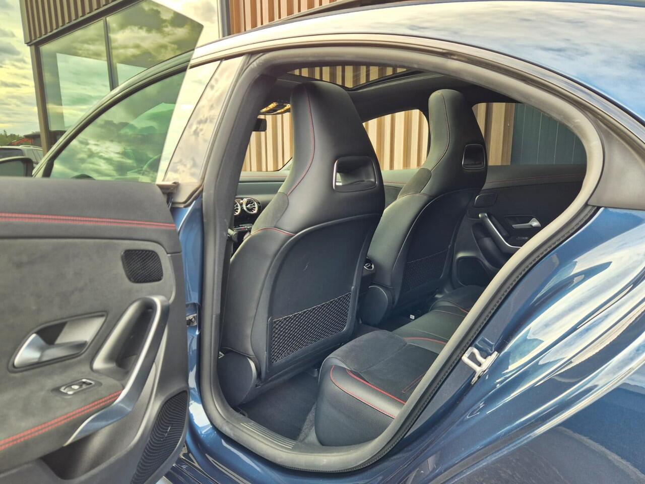 Mercedes-Benz CLA-KLASSE 250 e Business Solution AMG Limited | BTW | Pano | Keyless | Sfeer | Camera | Widescreen