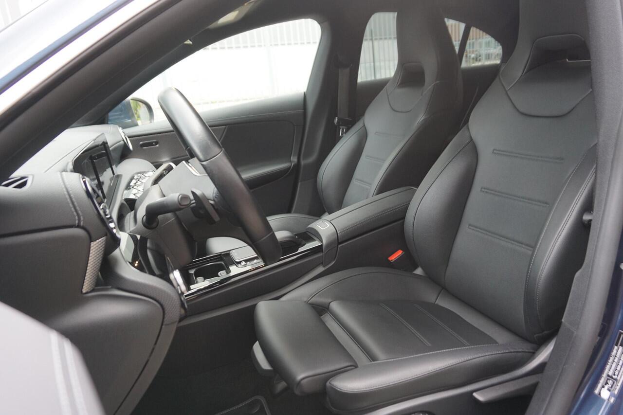 Mercedes-Benz CLA-KLASSE 250 225PK/Led-Matrix/18Inch./Sportstoelen Leer/ Dealeronderhouden