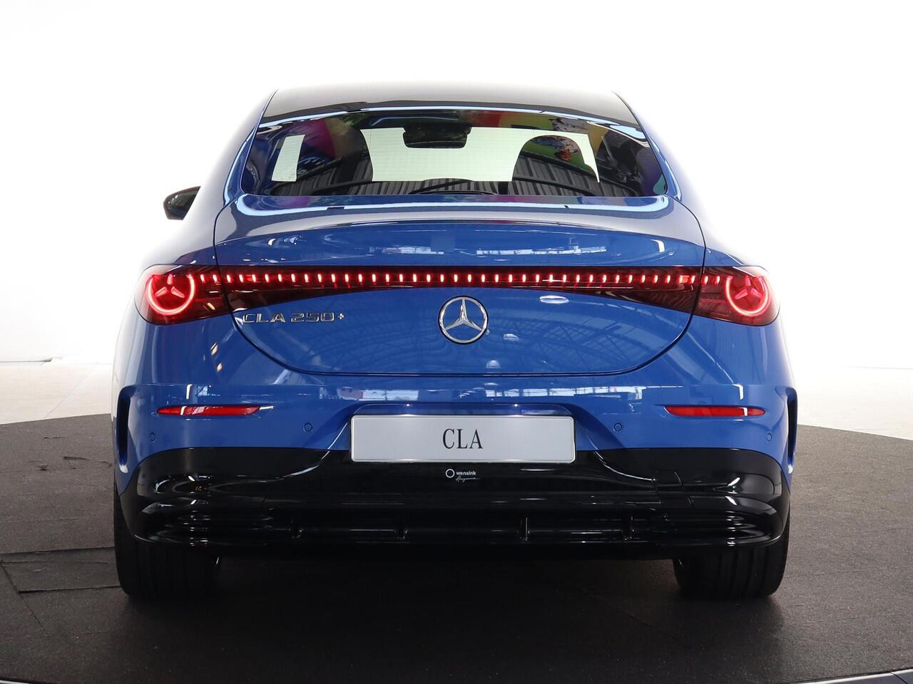 Mercedes-Benz CLA-KLASSE 250+ Launch Edition 85 kWh | Night | Panoramadak | DISTRONIC | Achteruitrijcamera | Dodehoekassistent | Trekhaak |