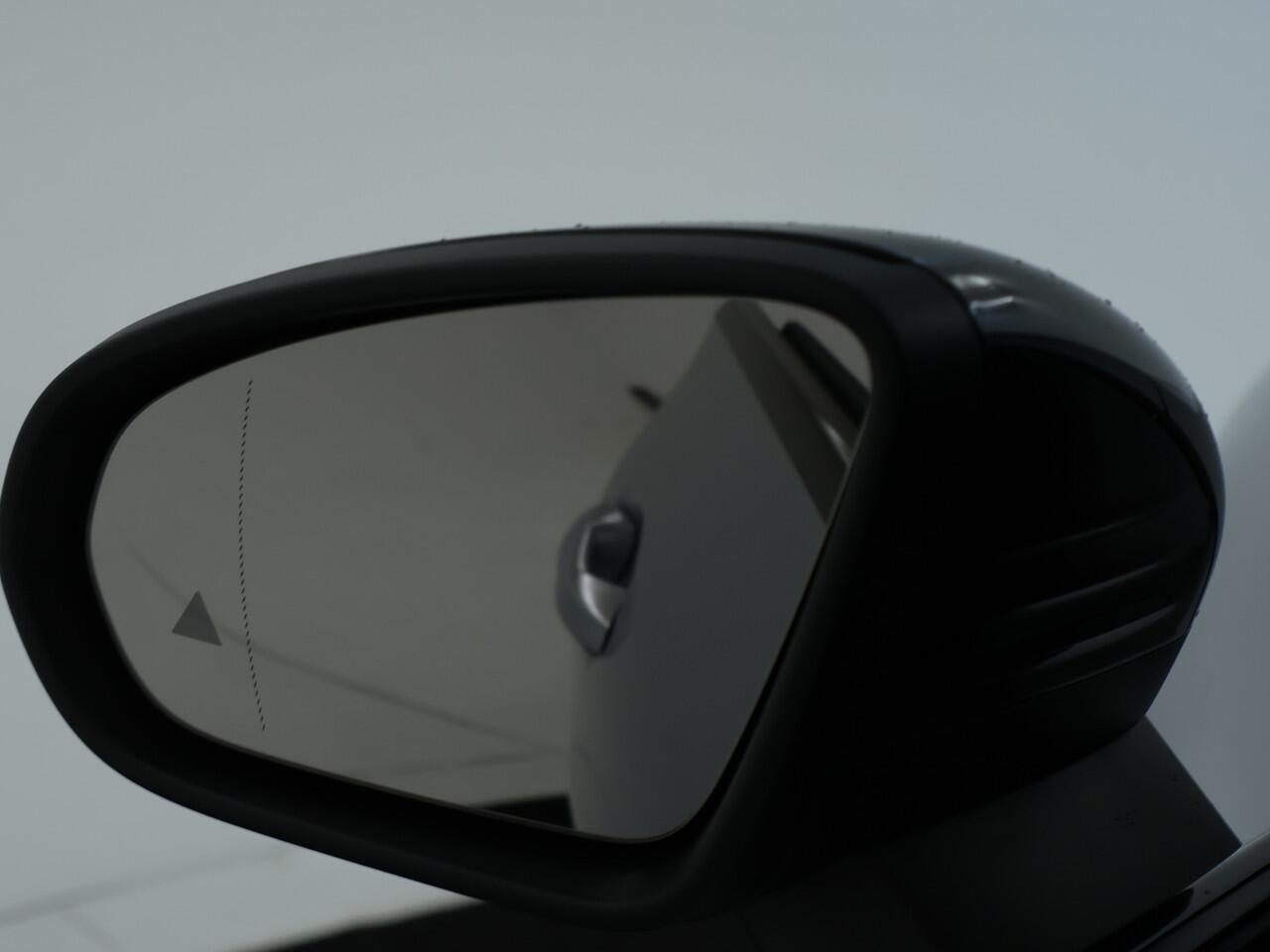 Mercedes-Benz CLA-KLASSE 250e Plug-In Hybride AMG | Panoramadak | Burmester® | Stuur en Stoelverwarming | Keyless Go | Dode Hoek Ass | Sfeerverlichting | Inclusief 24 maanden Mercedes-Benz Certified garantie voor Europa.