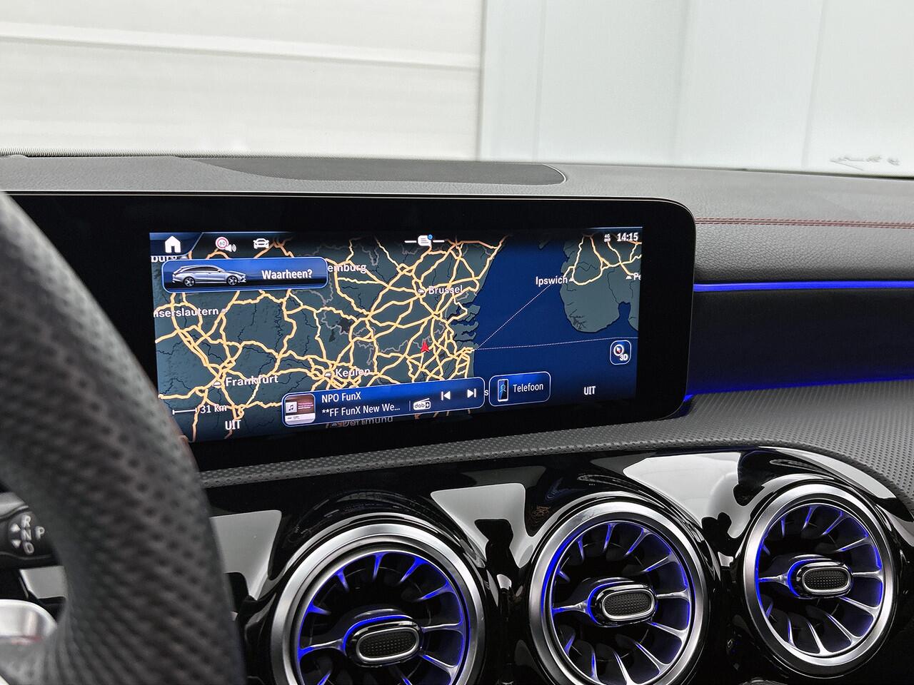 Mercedes-Benz CLA-KLASSE Shooting Brake 250 e Business Solution AMG AMG Line | Night Pakket |Panorama Schuif-Kanteldak | Memory Stoelen | Head-up display | Parkeerpakket met 360°-camera. Inclusief 24 maanden Mercedes-Benz Certified garantie voor Europa.