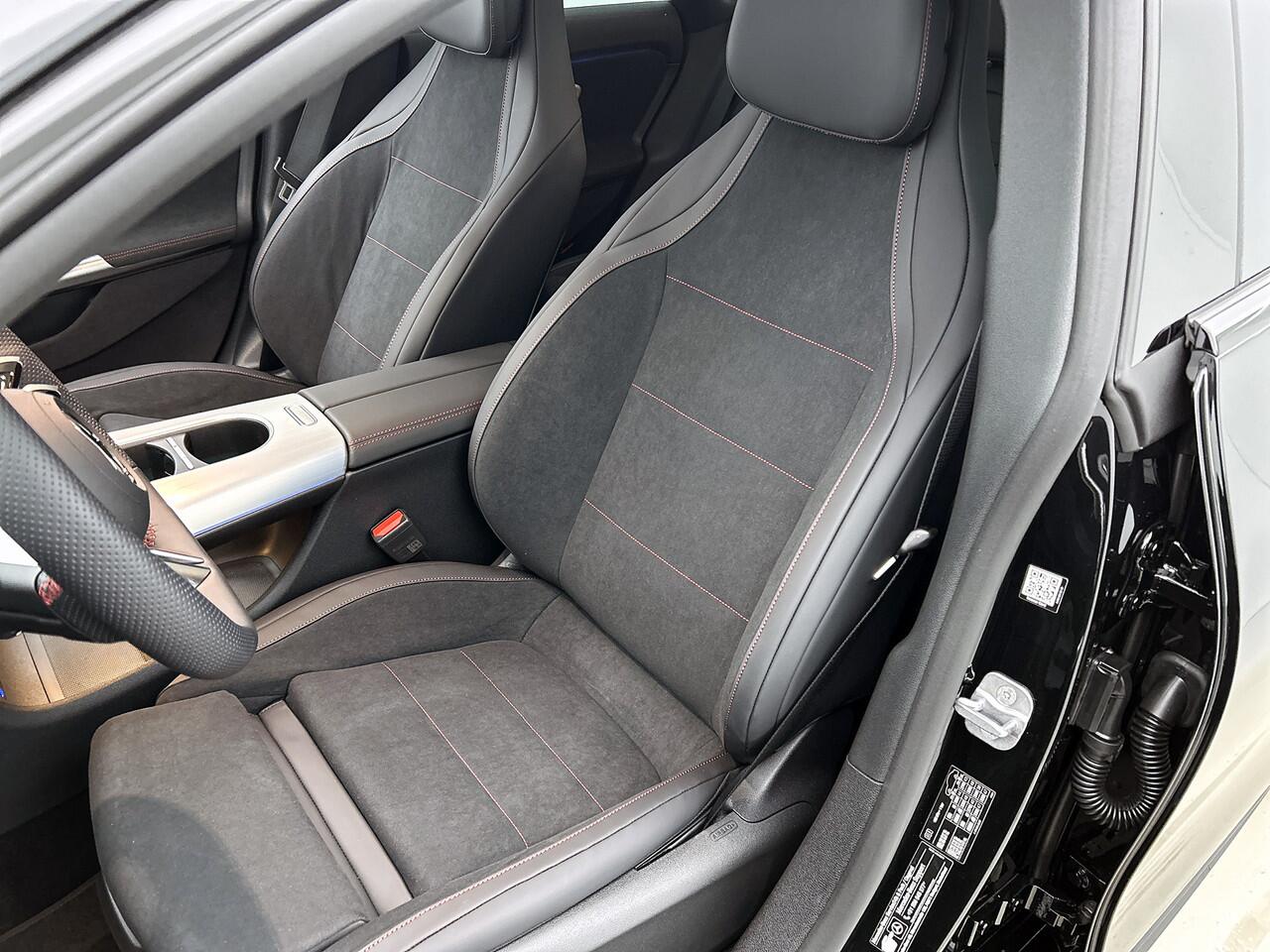 Mercedes-Benz CLA-KLASSE 250+ Launch Edition 85 kWh | Trekhaak | Warmtepomp | Multibeam LED | Panoramadak | Nightpakket | Smartphone integratie | Memorypakket | Adaptieve Cruisecontrol | Sierdelen aluminium | Antidiefstal pakket URBAN GUARD |