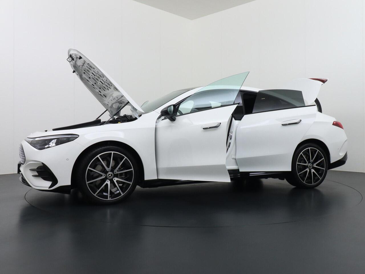 Mercedes-Benz CLA-KLASSE 250+ Launch Edition 85 kWh Accu | Memorystoelen | Warmtepomp | Multibeam Led | Stoelverwarming Voorin | Distronic Cruise Control | Achteruitrijcamera | Nightpakket | Dodehoekassistent