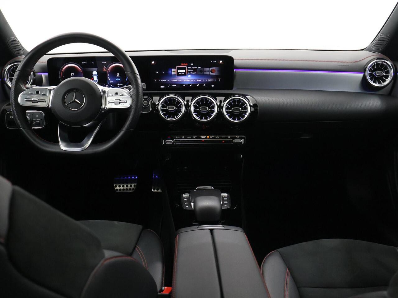 Mercedes-Benz CLA-KLASSE 250 e AMG Line | Panoramadak | Night | Stoelverwarming | Sfeerverlichting | Widescreen |