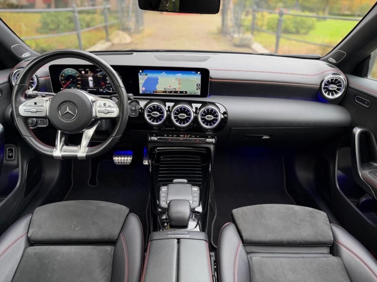 Mercedes-Benz CLA-KLASSE Shooting Brake AMG 35 4MATIC | HUD | Pano | Camera | Nwe Service |