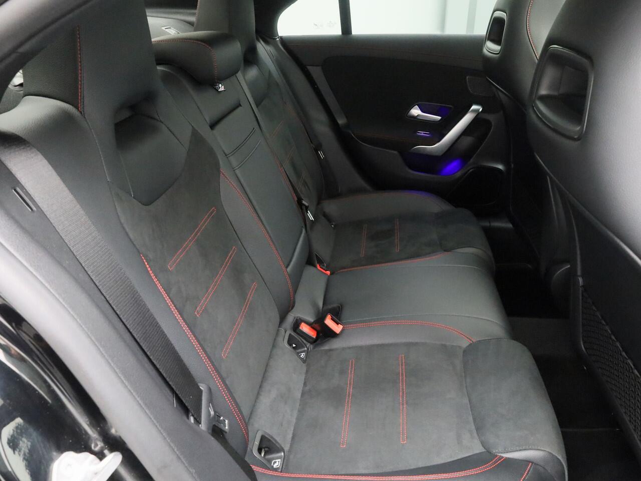 Mercedes-Benz CLA-KLASSE 250 e Business Solution AMG Limited | PANO | CAMERA | MEMORY | SFEERVERLICHTING | STOELVERWARMING