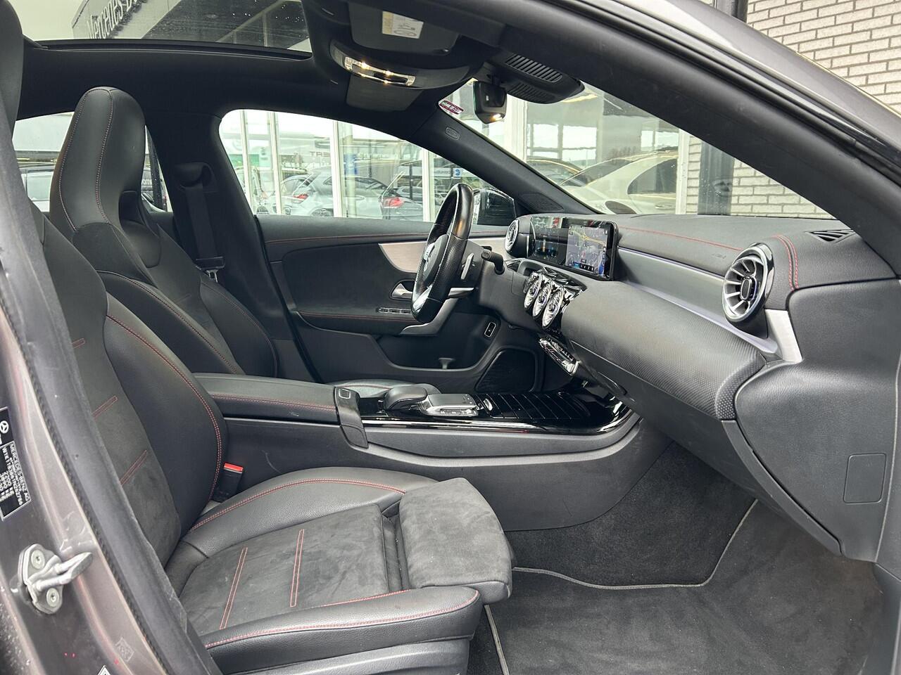 Mercedes-Benz CLA-KLASSE 250 e AMG | Panoramadak | Memorypakket | Sfeerverlichting