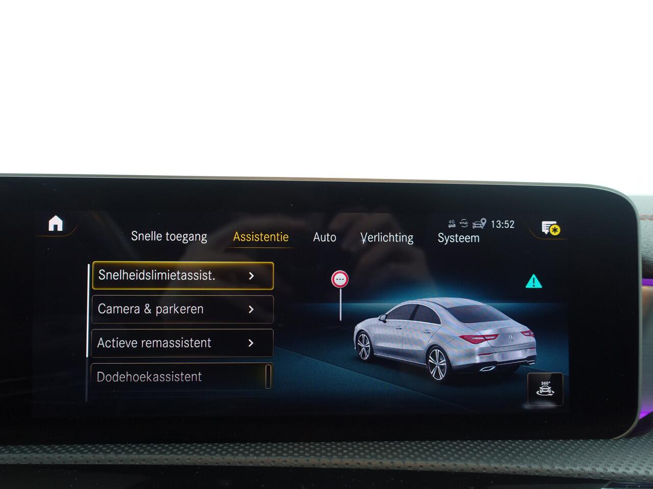 Mercedes-Benz CLA-KLASSE 180 AMG Night Edition Aut- Panoramadak, Sfeerverlichting, Camera, Xenon Led, Sport Leder