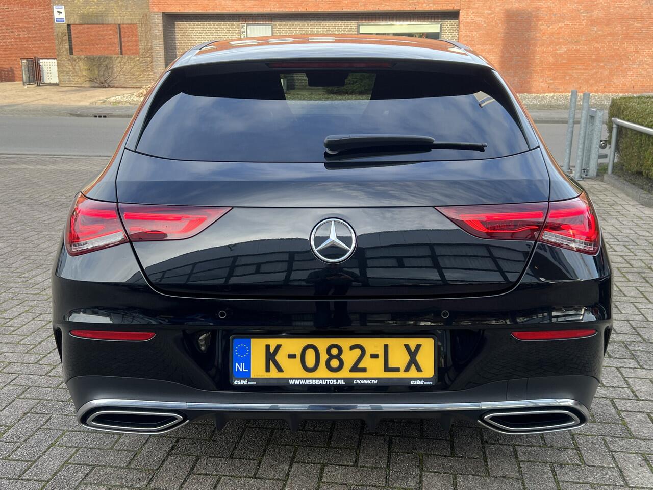 Mercedes-Benz CLA-KLASSE Shooting Brake 220 Automaat 190 pk AMG Line Navigatie Trekhaak Carplay Widescreen Sportstoelen Camera Sfeerverlichting Sportstuur Extra Getint Glas NL Auto