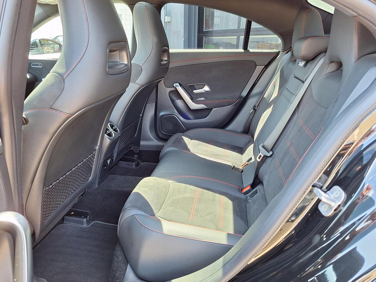 Mercedes-Benz CLA-KLASSE 250 e Star Edition AMG Line | Panoramadak | Multibeam LED | Achteruitrijcamera | Keyless-GO