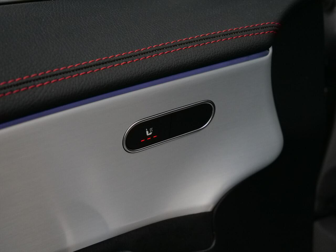 Mercedes-Benz CLA-KLASSE 200 AMG Line 164 Pk Automaat Navigatie / Stoelverwarming / ACC / Camera