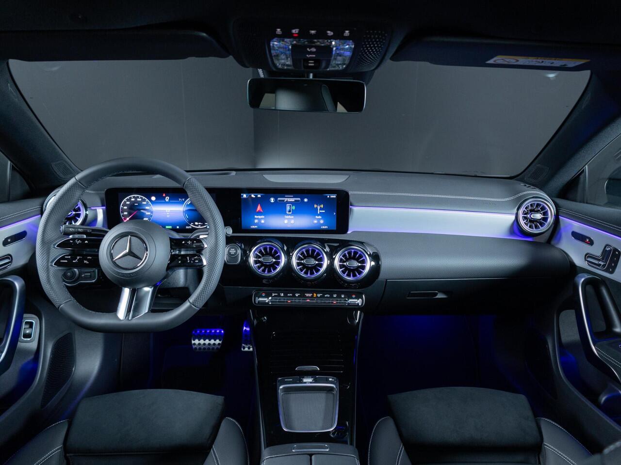 Mercedes-Benz CLA-KLASSE Shooting Brake 250 e Business Solution AMG Panorama dak