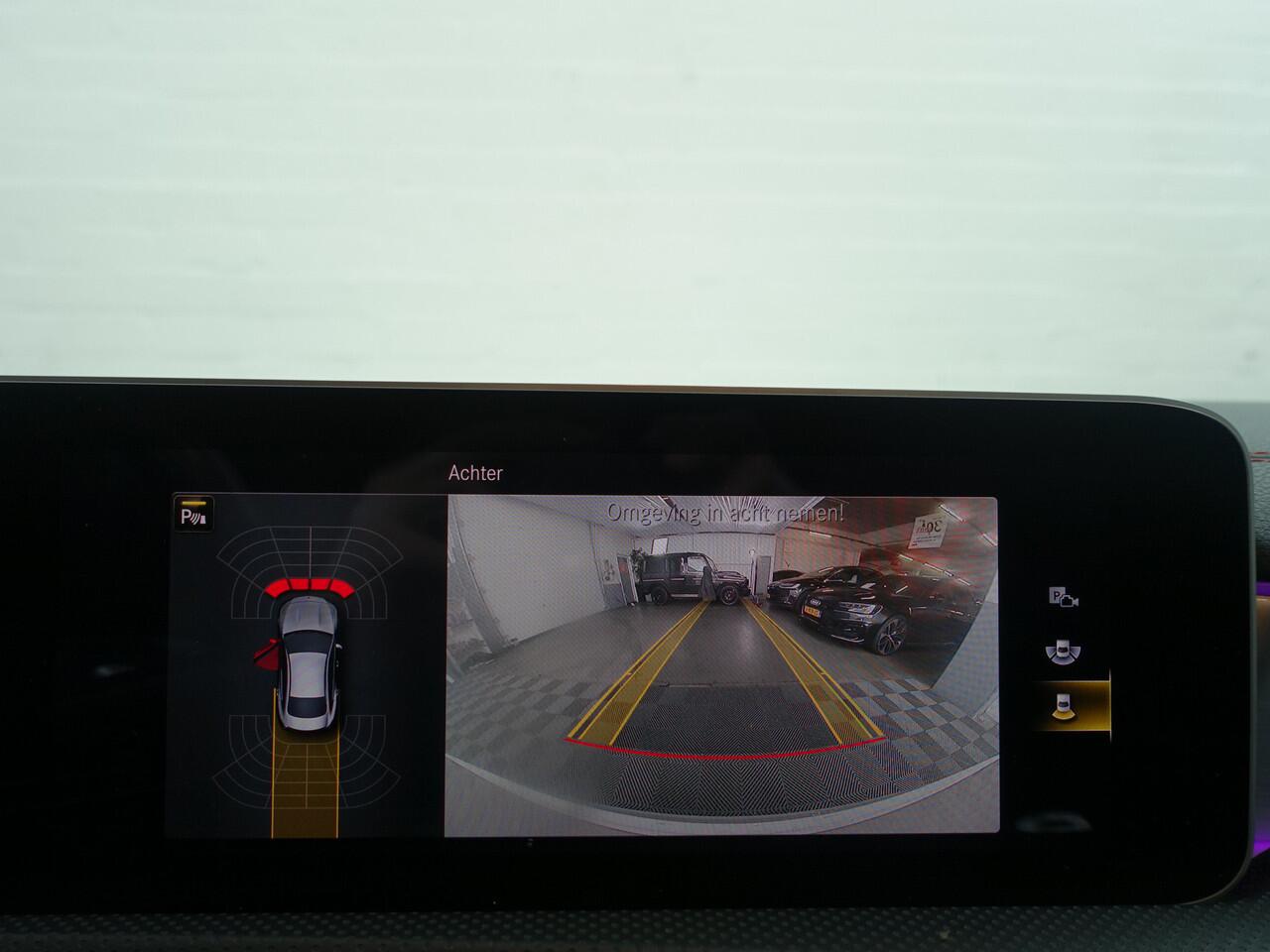 Mercedes-Benz CLA-KLASSE 180 AMG Night Edition Aut- Panoramadak, Sfeerverlichting, Camera, Xenon Led, Sport Leder