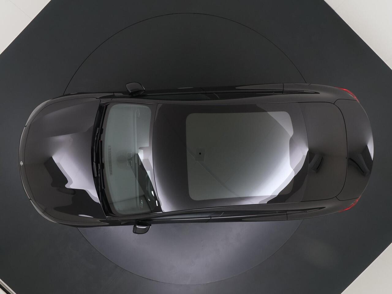 Mercedes-Benz CLA-KLASSE 250+ Launch Edition 85 kWh Accu | Trekhaak Wegklapbaar | Memorystoelen | Warmtepomp | Multibeam Led | Stoelverwarming Voorin | Distronic Cruise Control | Achteruitrijcamera | Nightpakket | Dodehoekassistent