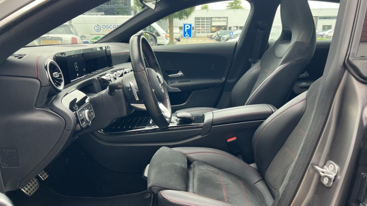 Mercedes-Benz CLA-KLASSE 250 e Pano | Navia | Camera