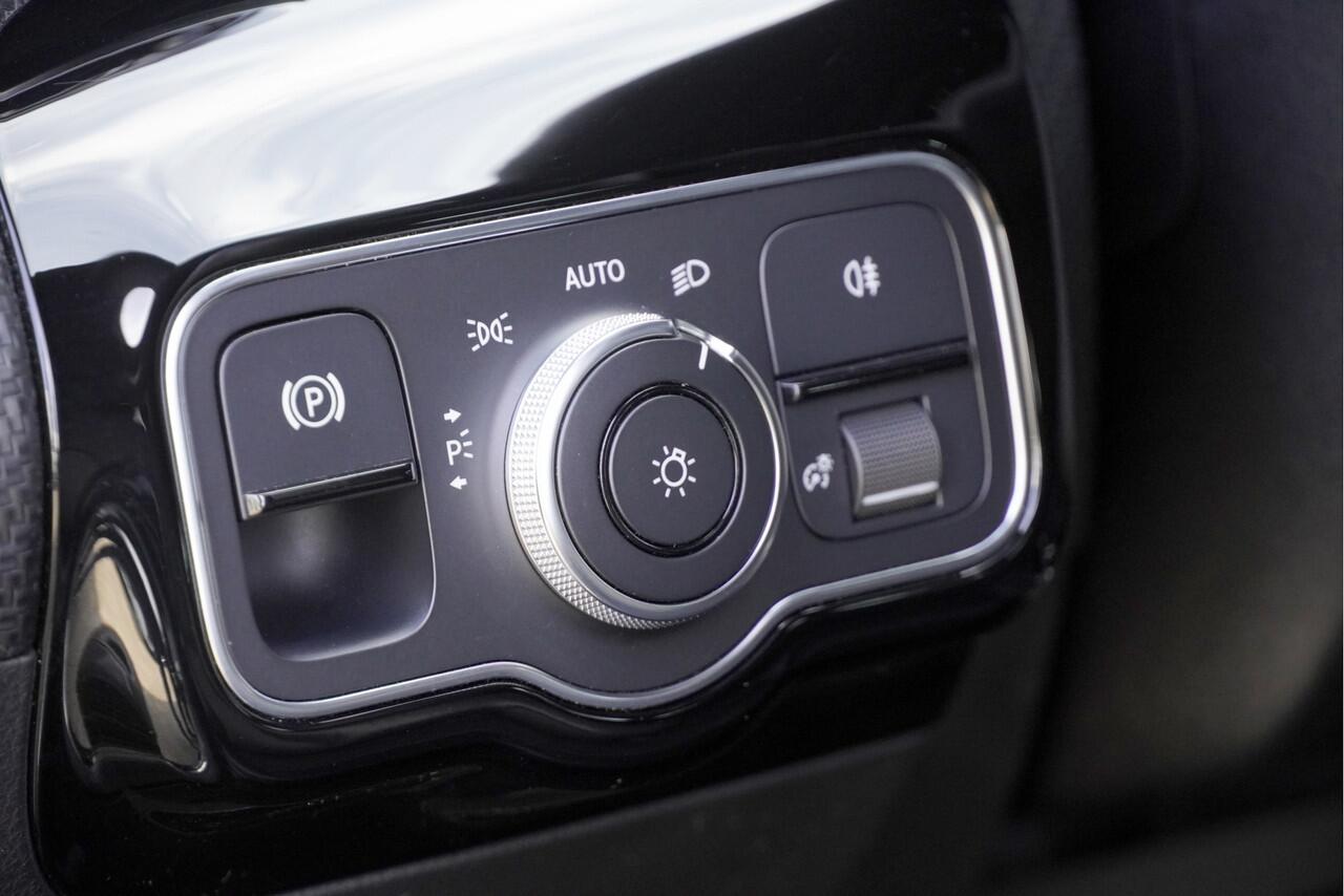 Mercedes-Benz CLA-KLASSE Shooting Brake 180 Automaat! Advantage BJ2019 Lmv 16" | Led | Navi | Pdc | Elek. achterklep | Achteruitrijcamera | Virtual cockpit | Climate control | Cruise control | Verwarmde voorstoelen | Zwarte hemel | Getint glas