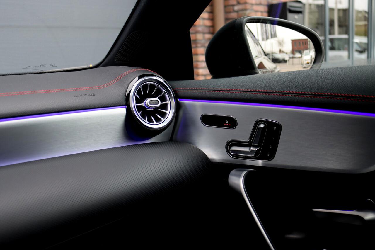 Mercedes-Benz CLA-KLASSE 180 AMG Line Aut7 | Panoramadak | Memory | Sfeerverlichting | Camera | Advanced Sound System | Keyless Go | Zitcomfortpakket | Cruise Control | Multibeam LED |