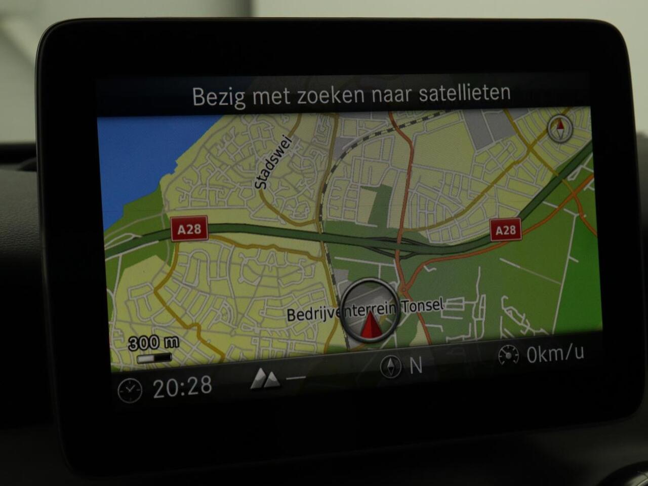 Mercedes-Benz CLA-KLASSE Shooting Brake 180 | Trekhaak | Camera | Navigatie | Leder | LED | Cruise control | Sportstoelen | LMV 18 inch