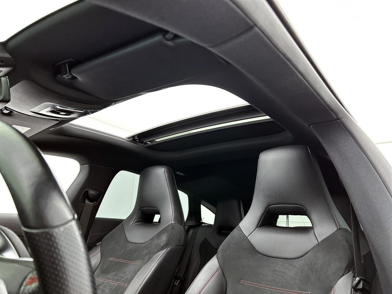 Mercedes-Benz CLA-KLASSE Shooting Brake 250 e AMG Line | Panoramadak | 360°-camera | Nightpakket | Multibeam led | Sfeerverlichting | Inclusief 24 maanden MB Certified garantie voor Europa.