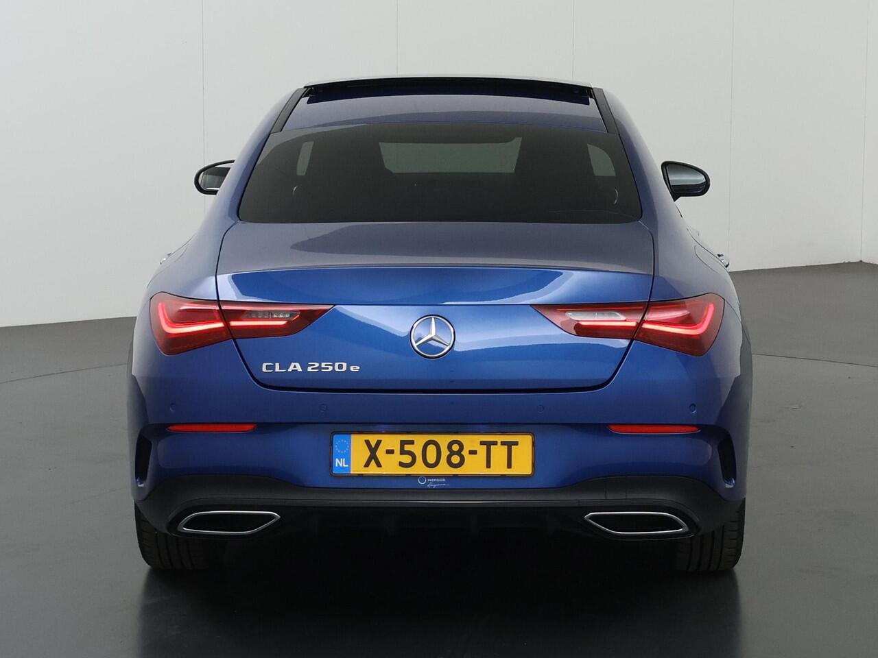 Mercedes-Benz CLA-KLASSE 250 e AMG Night | Panoramadak | Keyless Go | Sfeerverlichting | Achteruitrijcamera |