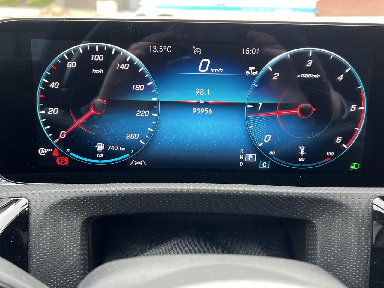 Mercedes-Benz CLA-KLASSE Shooting Brake 180 D 2.0 Automaat Business Solution Luxury Navigatie Trekhaak Panoramadak Elek. Stoelen Leer Stoelverwarming DAB Keyless Getint Glas NL Auto BTW