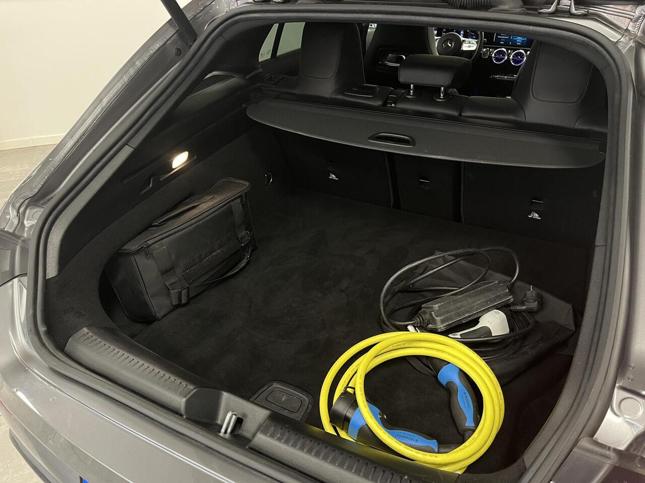 Mercedes-Benz CLA-KLASSE Shooting Brake 250 e AMG Limited | PANO | SOH 99% | BURMESTER | MEMORY |