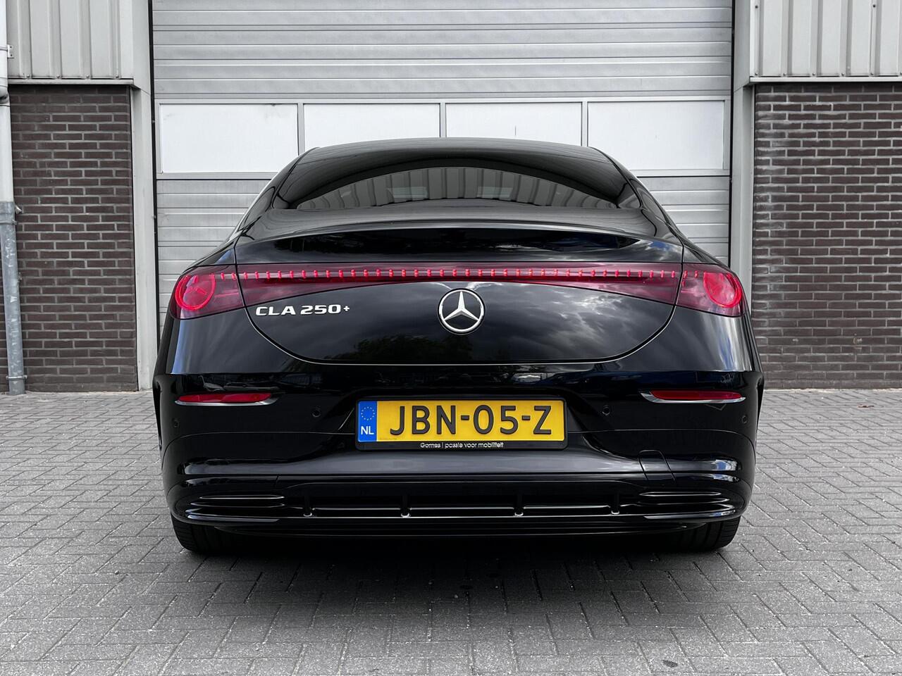 Mercedes-Benz CLA-KLASSE 250+ Launch Edition | AMG Line | Night Pakket | Panoramadak | MULTIBEAM LED Koplampen | DISTRONIC Afstandsassistent | Dodehoekassistent | Elektrisch Verstelbare Stoelen + Memory | Stoelverwarming | Sfeerverlichting