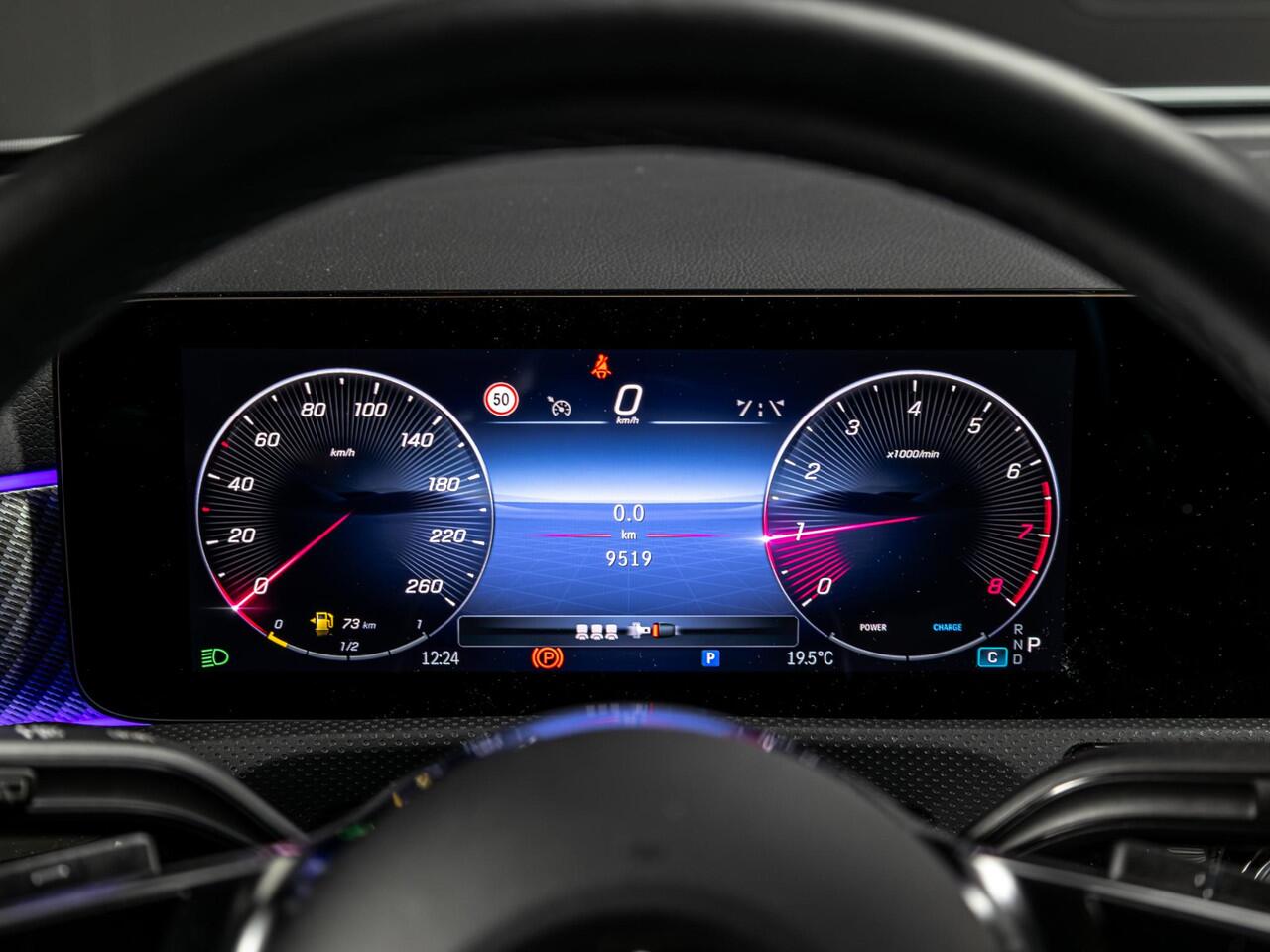 Mercedes-Benz CLA-KLASSE Shooting Brake 200 Luxury Line Panorama dak | Trekhaak