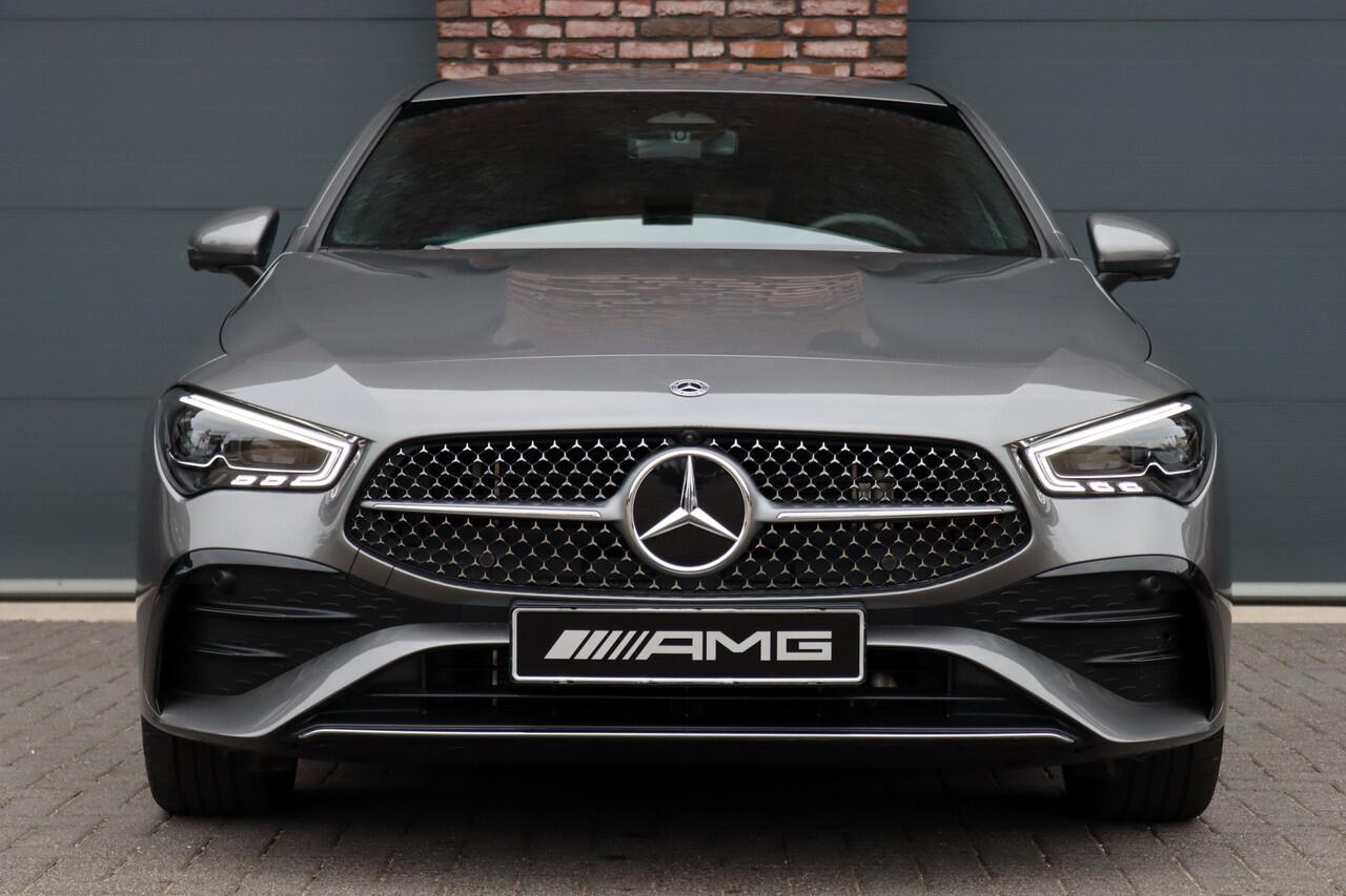 Mercedes-Benz CLA-KLASSE Shooting Brake 250 e AMG Line | Facelift | Distronic | Surround Camera | Verwarmd Stuurwiel | Keyless Go | Sfeerverlichting | Apple Carplay/Android Auto | Multibeam LED |