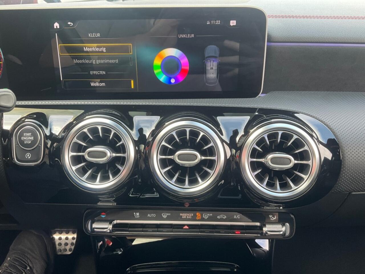 Mercedes-Benz CLA-KLASSE CLA 200 AUT. 163PK AMG-PAKKET PANO-DAK SFEERVERLICHTING CAMERA AIRCO LMV PDC