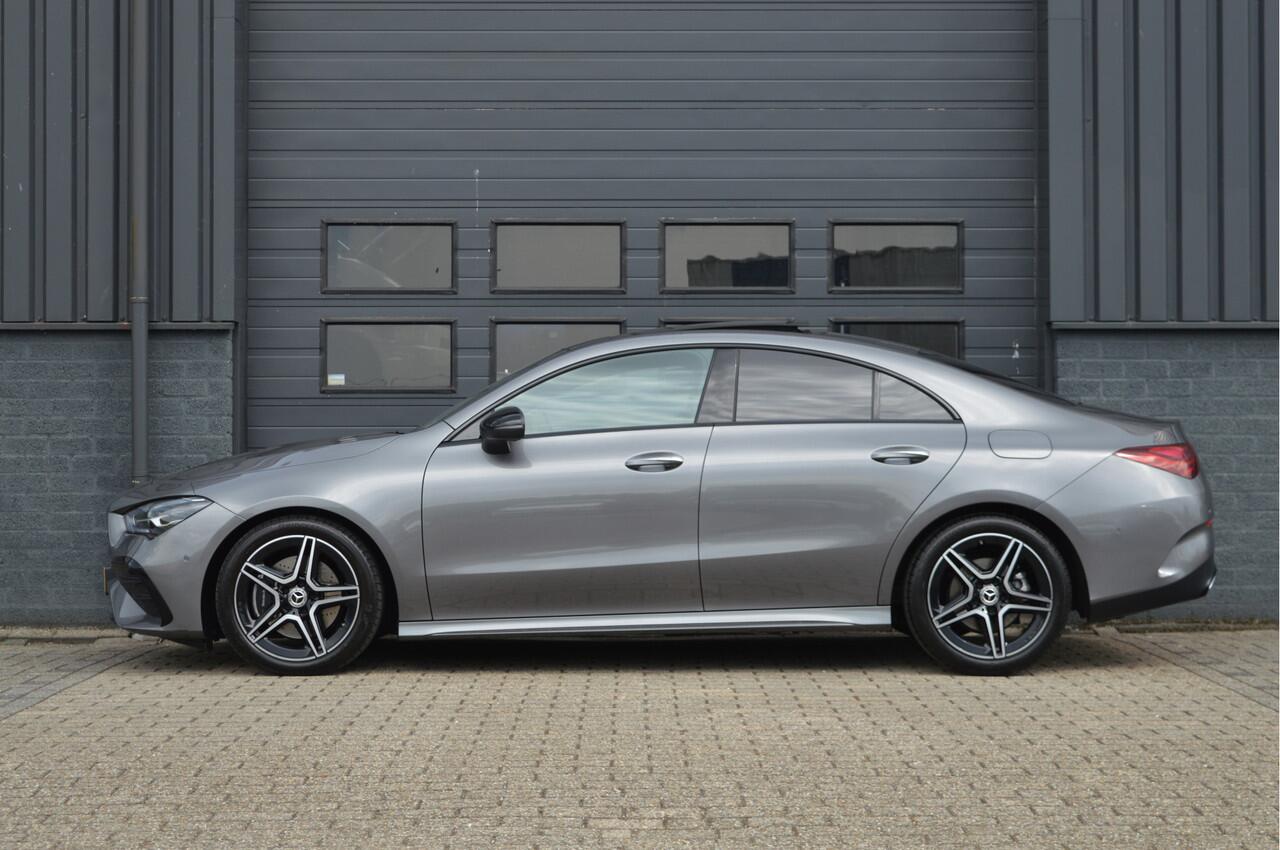 Mercedes-Benz CLA-KLASSE 200 AMG Line | PANO | SFEERVERLICHTING | CAMERA | KEYLESS |