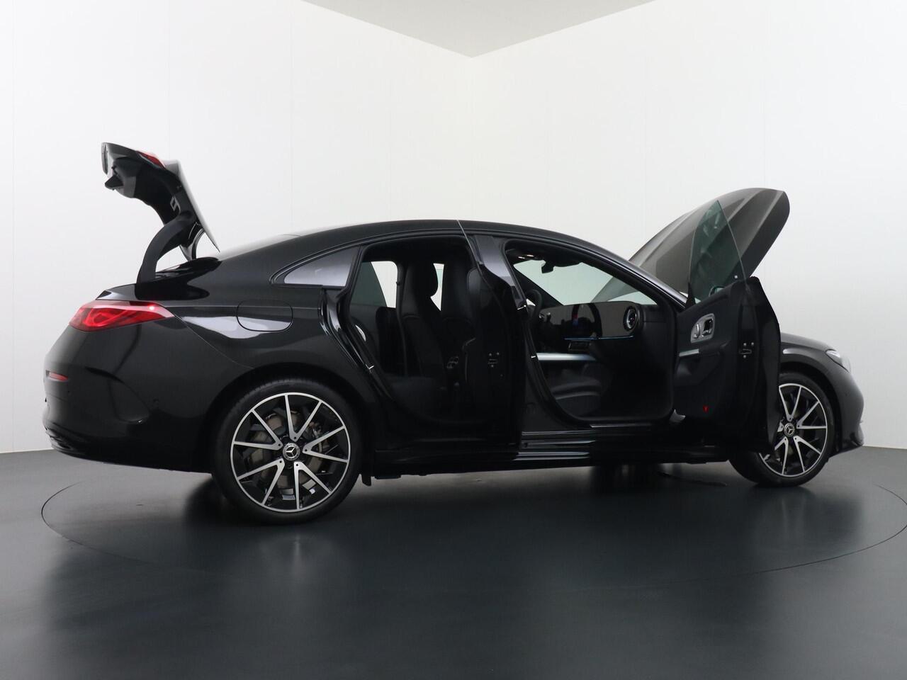 Mercedes-Benz CLA-KLASSE 250+ Launch Edition 85 kWh Accu | Trekhaak Wegklapbaar | Memorystoelen | Warmtepomp | Multibeam Led | Stoelverwarming Voorin | Distronic Cruise Control | Achteruitrijcamera | Nightpakket | Dodehoekassistent