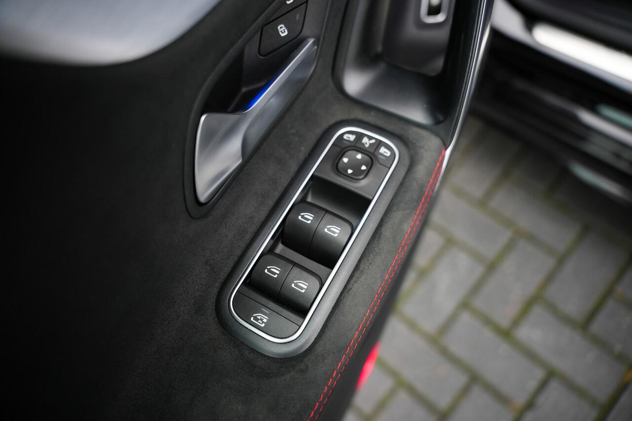 Mercedes-Benz CLA-KLASSE 180 136 pk Business Solution Luxury AMG-Sportpakket / Sfeer-Verl./ Led-Koplamp/ Sport-Stoelen/ Stoel.Verw/ Camera/ 18'' LMV