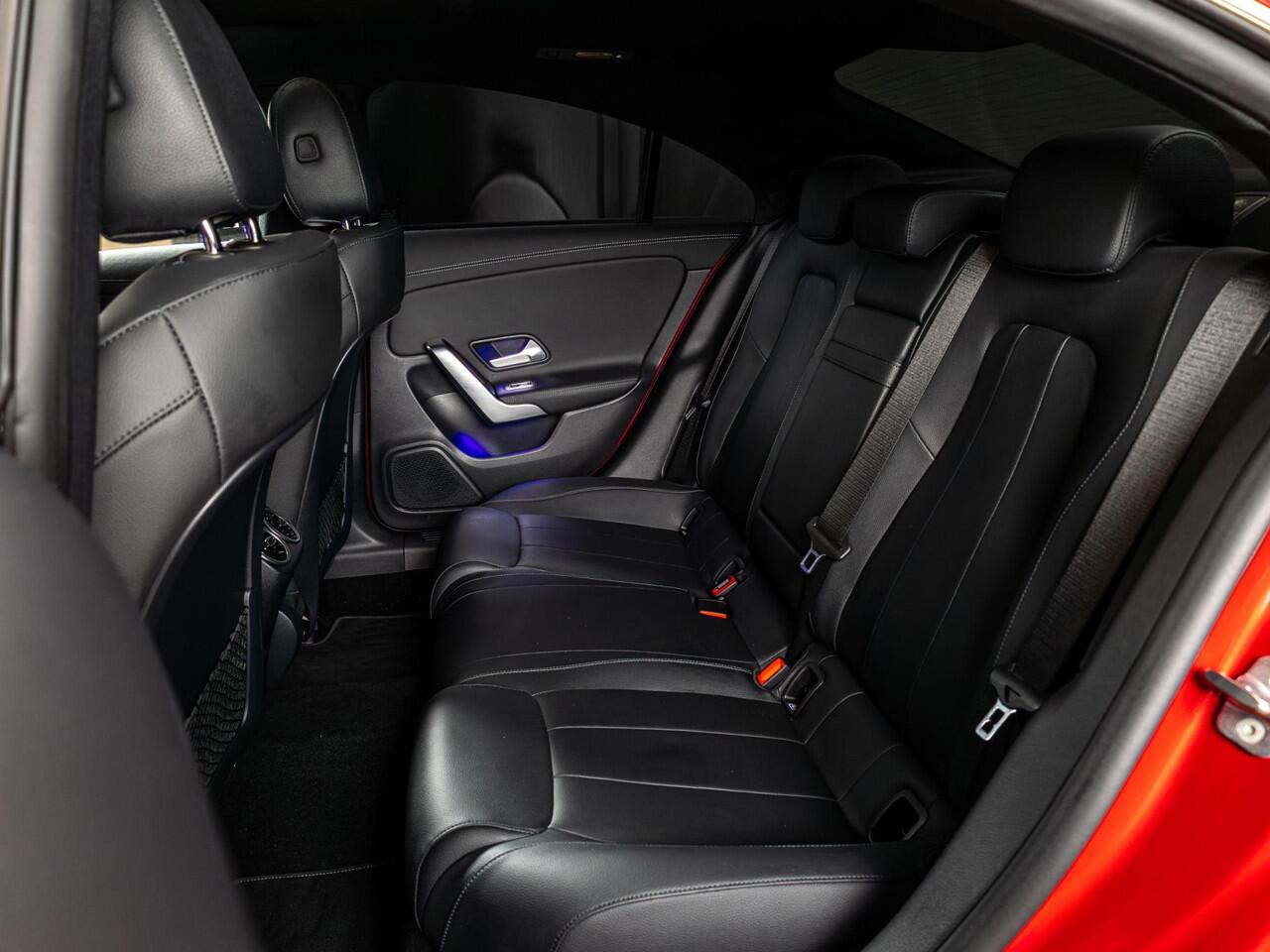 Mercedes-Benz CLA-KLASSE Coupé 180 Luxury Line Premium | Panorama dak