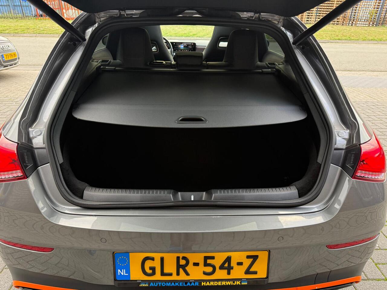 Mercedes-Benz CLA-KLASSE Shooting Brake 200 Premium Plus | 1E EIGENAAR | 12MND GARANTIE | ORANGE EDITION | PANO | CARPLAY | SFEERVERLICHTING | DASHCAM | AUTOMAAT | LED | AFSTANDSPILOT PLUS |