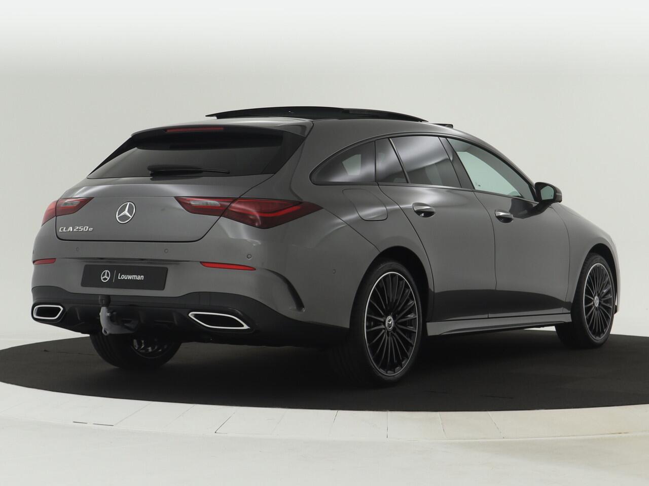 Mercedes-Benz CLA-KLASSE Shooting Brake 250 e Star Edition AMG Line | Trekhaak | Nightpakket | Antidiefstalpakket GUARD 360° Plus | 360°-camera | 19 inch Multispaaks AMG velgen | Head-up display | KEYLESS GO-comfortpakket | Smartphone integratie |