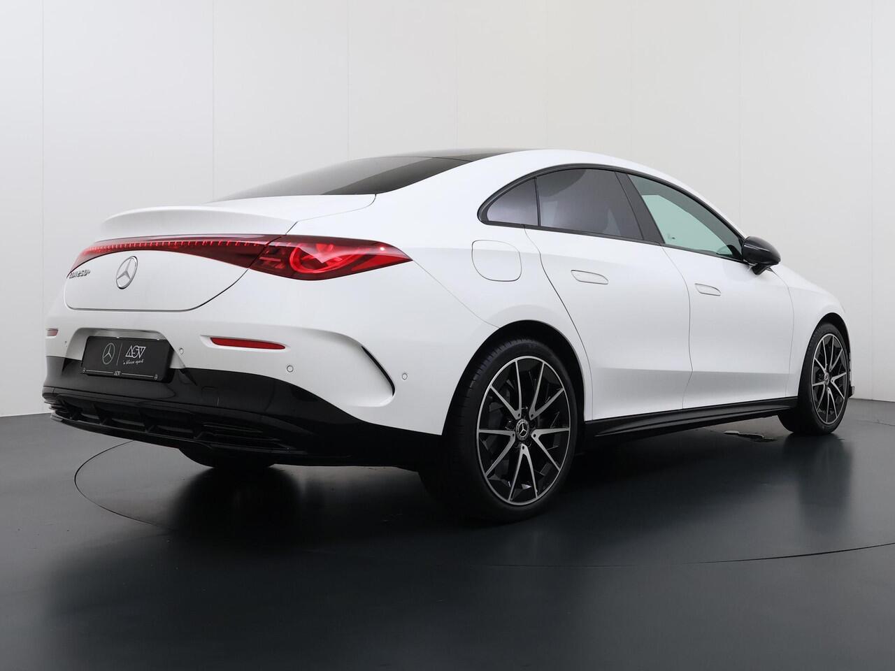 Mercedes-Benz CLA-KLASSE 250+ Launch Edition 85 kWh Accu | Trekhaak Wegklapbaar | Memorystoelen | Warmtepomp | Multibeam Led | Stoelverwarming Voorin | Distronic Cruise Control | Achteruitrijcamera | Nightpakket | Dodehoekassistent