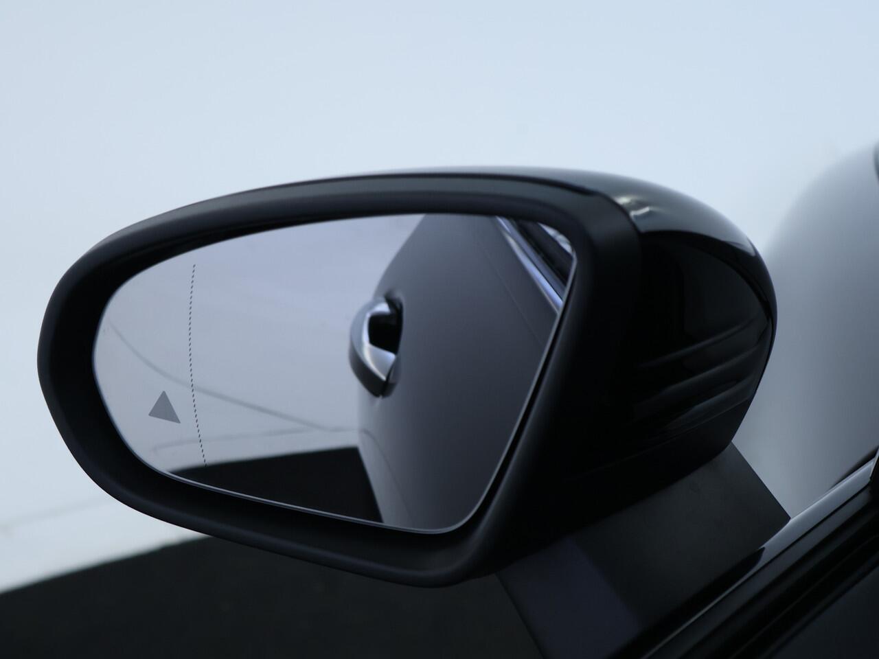 Mercedes-Benz CLA-KLASSE 250 e AMG Plug-In Hybride AMG LIne | Night PAkket | 19 Inch AMG Velgen | Dodehoek Assist | Multibeam Koplampen | 11kW Laden. Inclusief 48 maanden MB Certified garantie voor Europa.