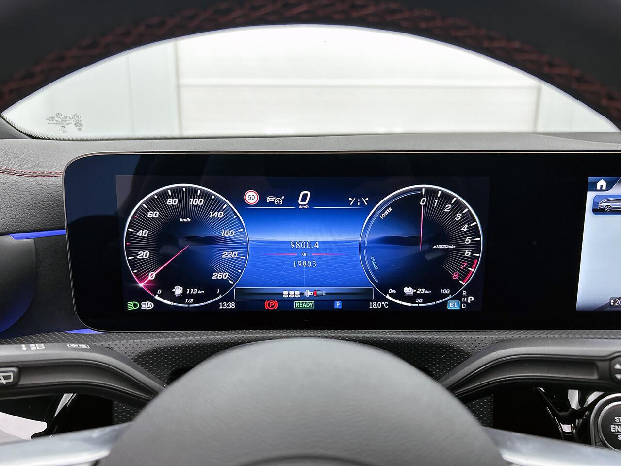 Mercedes-Benz CLA-KLASSE Shooting Brake 250 e AMG Plug-In Hybride Trekhaak | AMG Line | Panoramadak | Night Pakket | 19 Inch AMG Velgen | Stuur en Stoelverwarming. Inclusief 48 maanden MB Certified garantie voor Europa.