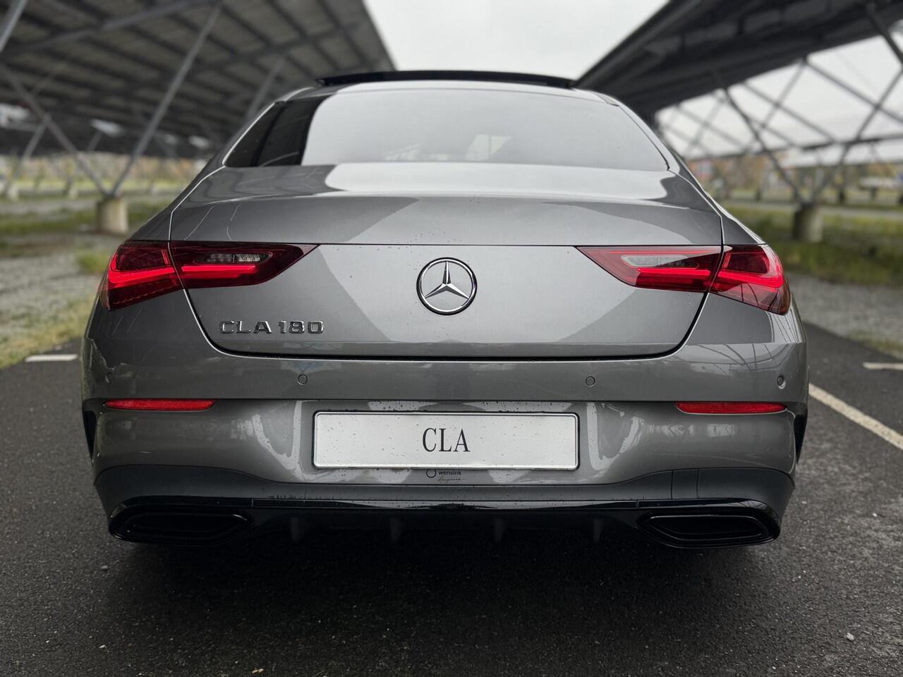 Mercedes-Benz CLA-KLASSE 180 Business Solution AMG | Night | Panoramadak | AMG Line Plus | Burmester | Trekhaak | Rijassistentiepakket | Head-up display | 360° camera | Techniekpakket | Winter pakket |
