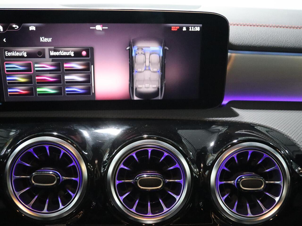 Mercedes-Benz CLA-KLASSE 180 Star Edition AMG Line | Panoramaschuifdak | DISTRONIC | Nightpakket | Achteruitrijcamera |