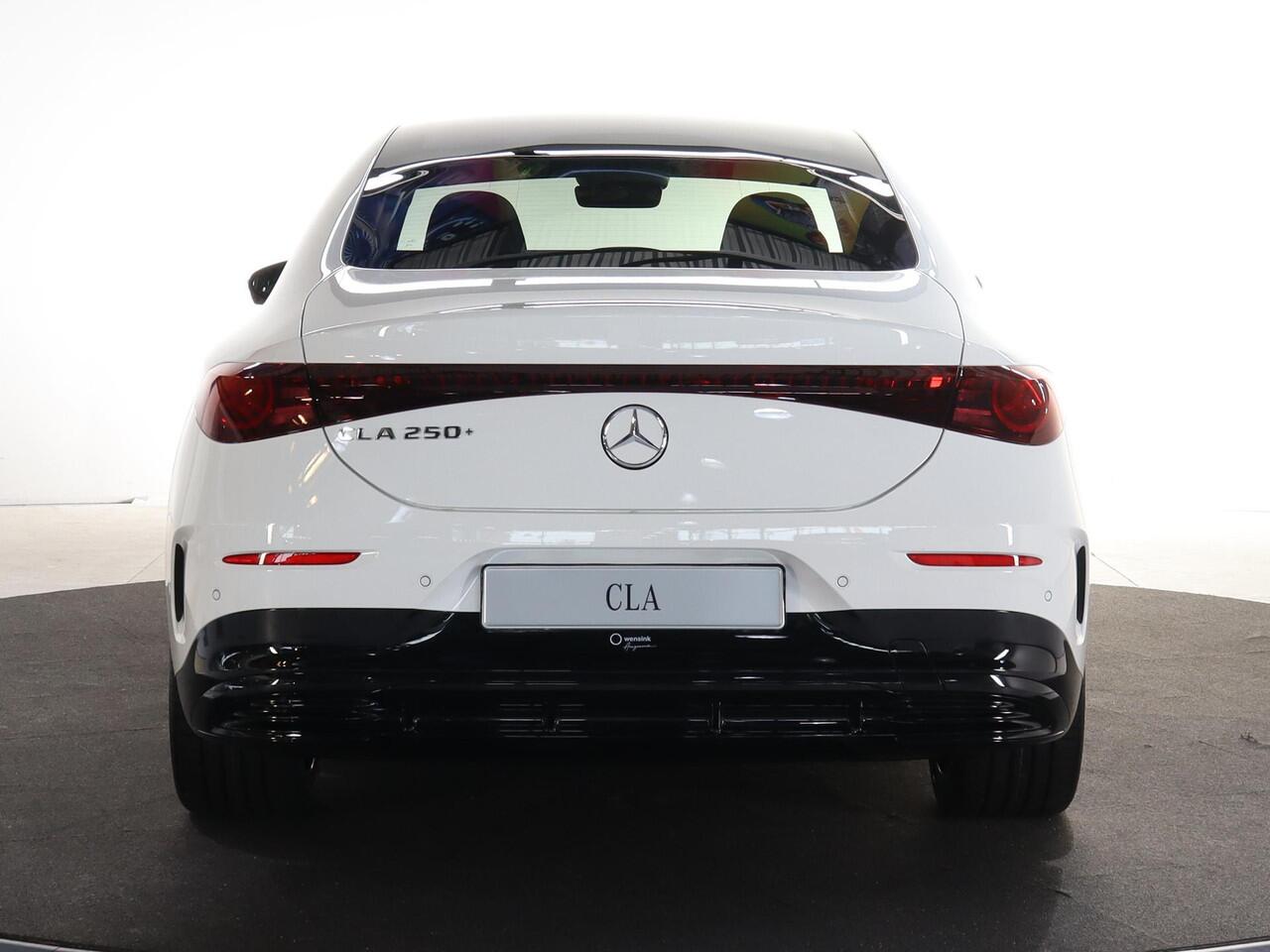 Mercedes-Benz CLA-KLASSE 250+ Launch Edition 85 kWh | Night | Panoramadak | DISTRONIC | Achteruitrijcamera | Dodehoekassistent | Trekhaak |