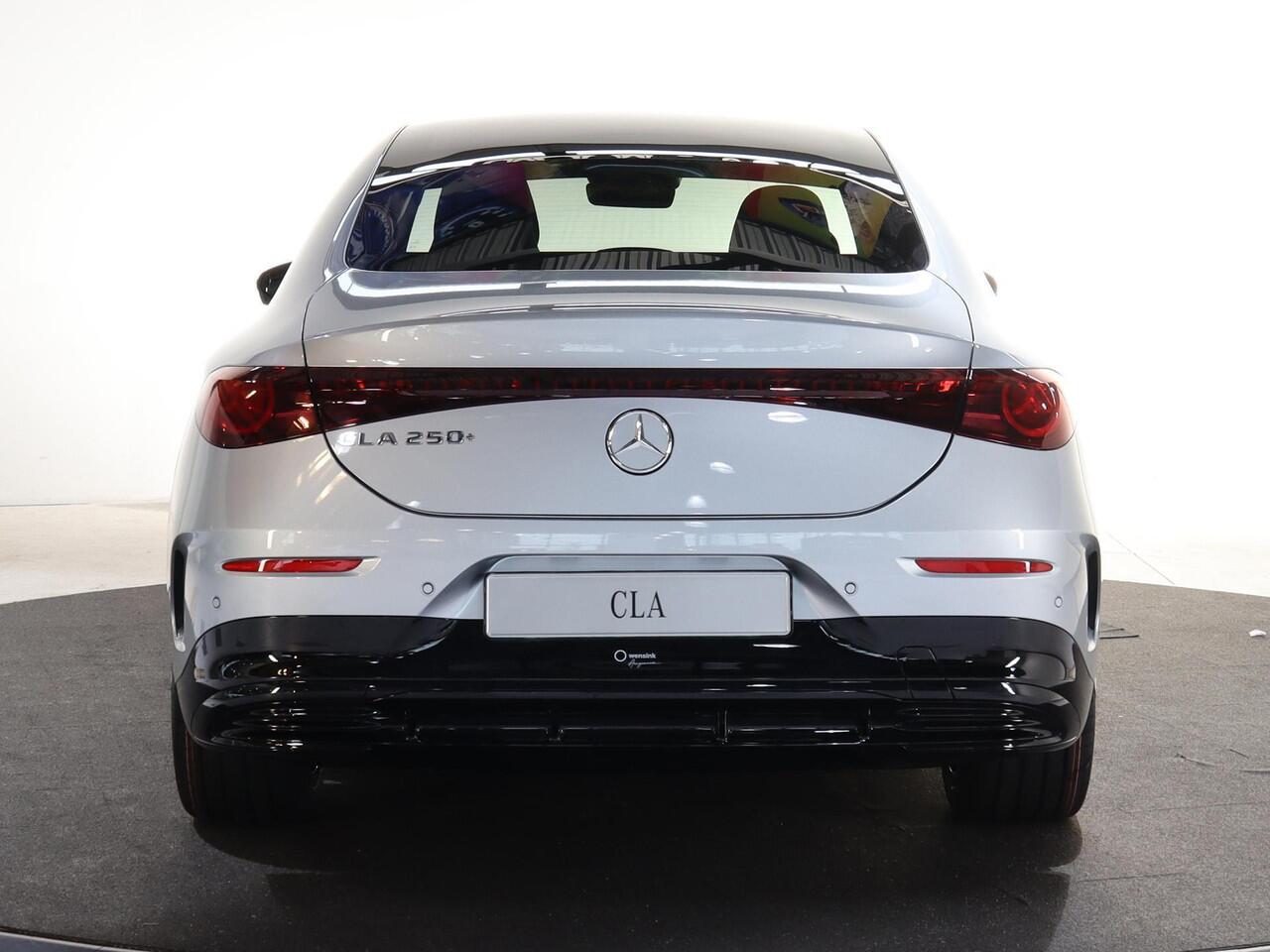 Mercedes-Benz CLA-KLASSE 250+ Launch Edition 85 kWh | Night | Panoramadak | DISTRONIC | Achteruitrijcamera | Dodehoekassistent |