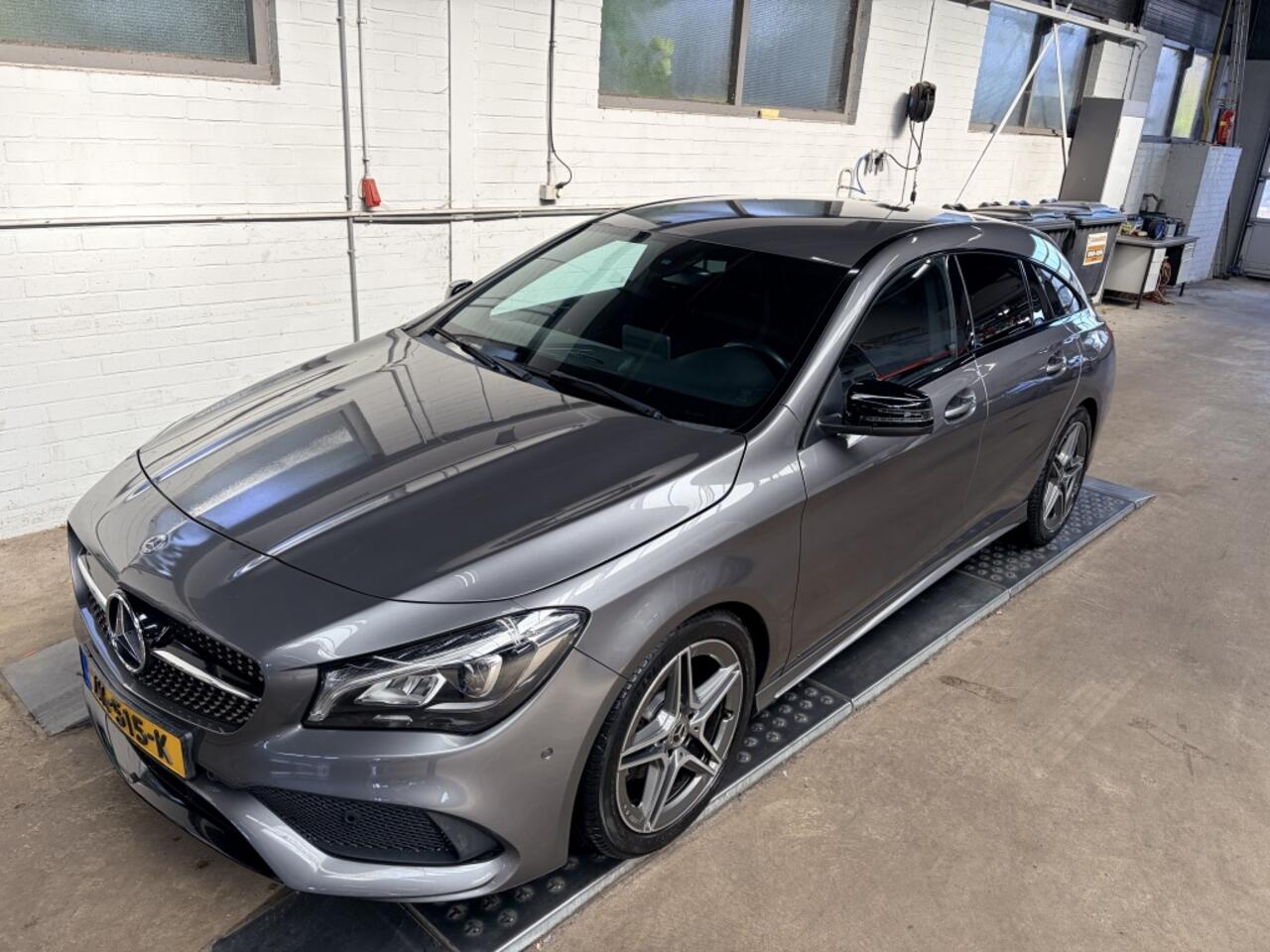 Mercedes-Benz CLA-KLASSE 180 AMG-Line Nightpakket Cruise Clima Navi NL Auto