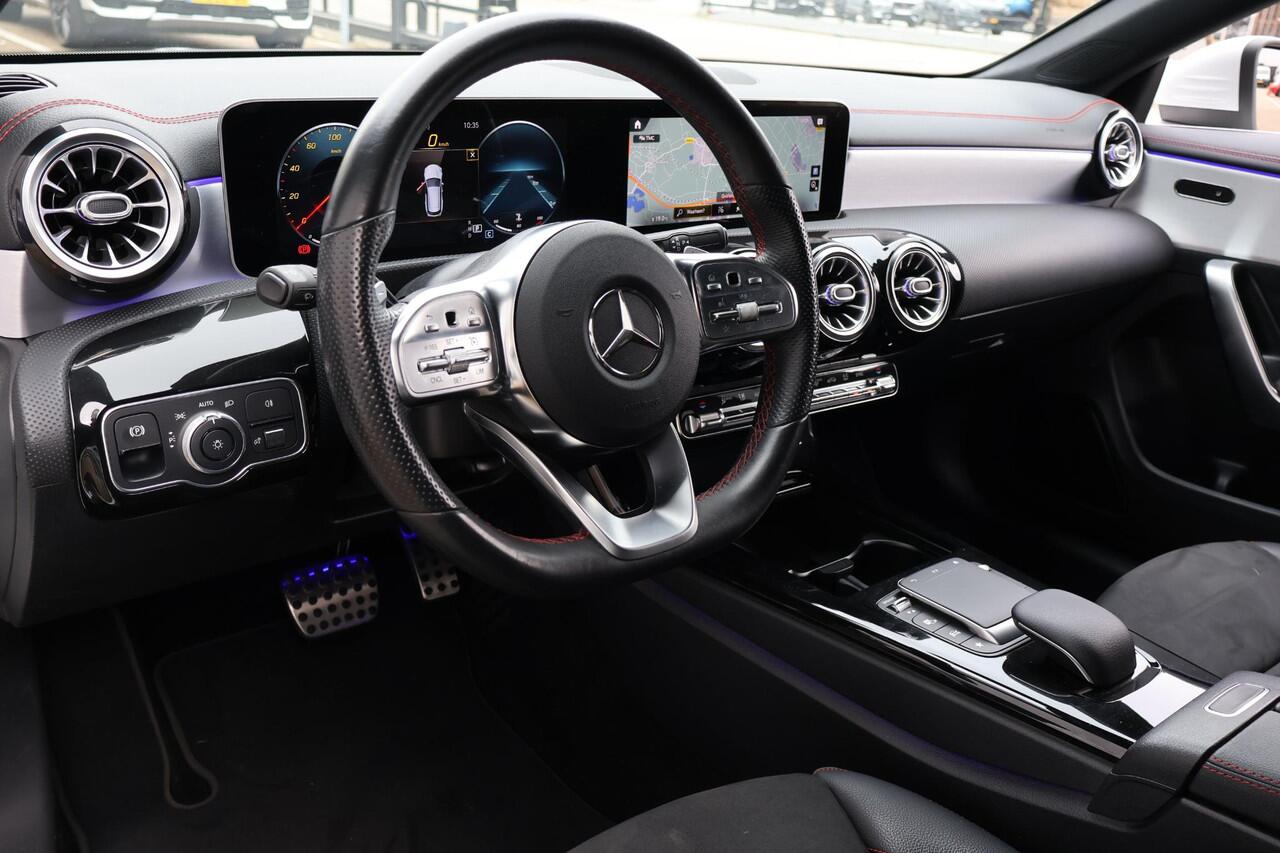 Mercedes-Benz CLA-KLASSE Shooting Brake 200 Business Solution AMG 1e Eigenaar | Dealer Onderh | NL-Auto | BTW | Elek Trekhaak | Sfeer | Camera | Elek Klep | Stoelverwarming | Climate | Navi | PDC | Full Led | Cruise | Keyless | Full
