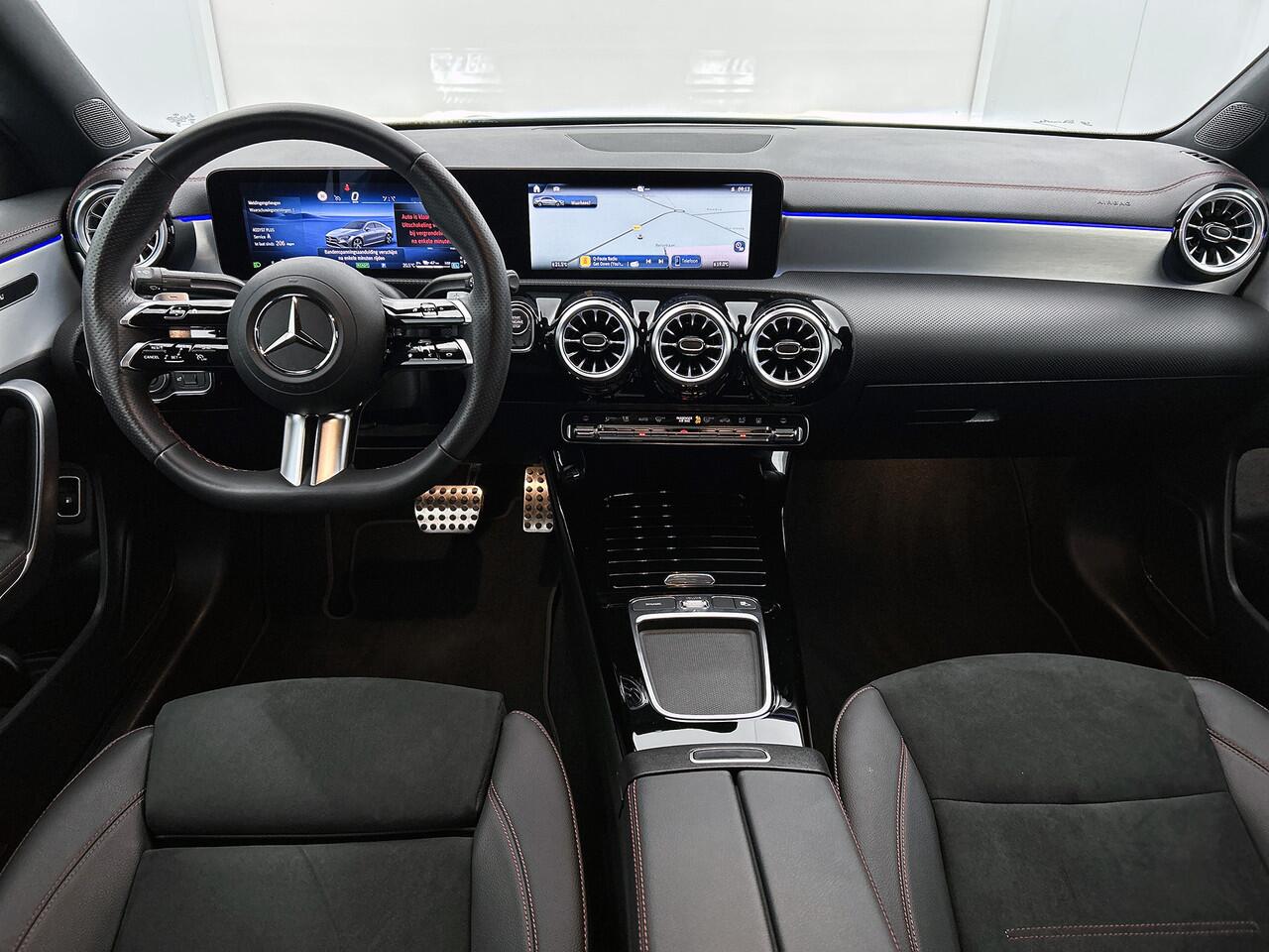 Mercedes-Benz CLA-KLASSE 250 e AMG Facelift Distronic, Carplay, Draadloos laden