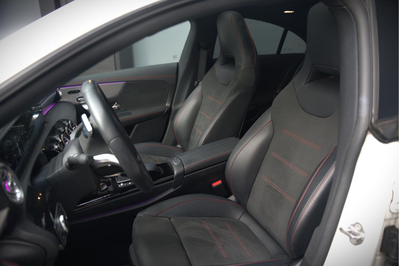 Mercedes-Benz CLA-KLASSE 200 Business Solution AMG | Panoramadak | Stoelverwarming | Keyless | Memory Seats | Cruise Control | Ambiance verlichting | Camera | Parkeersensoren |