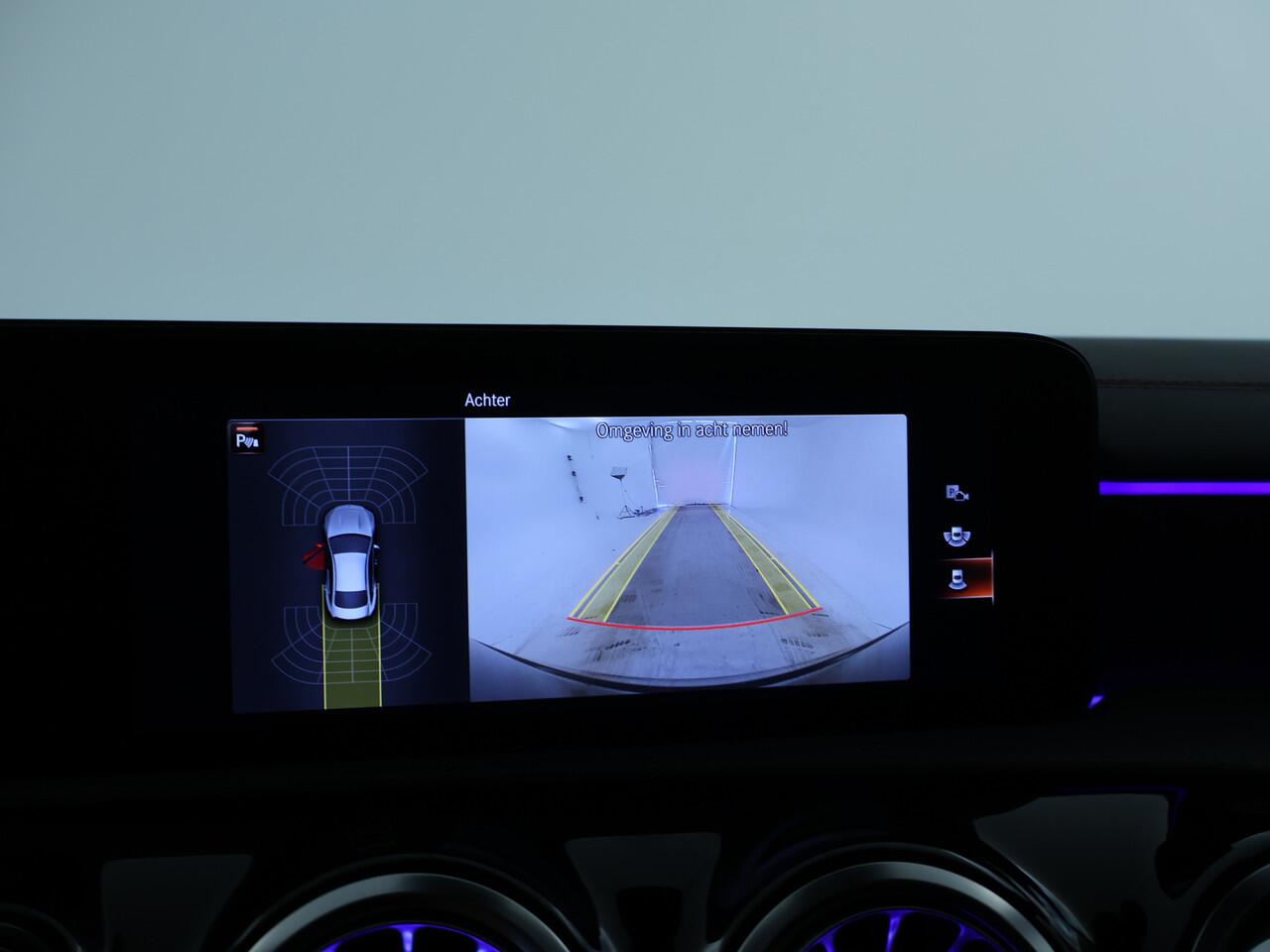 Mercedes-Benz CLA-KLASSE 250 e AMG Plug-In Hybride | AMG Line | Night Pakket | Panorama Schuif-Kanteldak | Sfeerverlichting | Inclusief 24 maanden MB Certified garantie voor Europa.