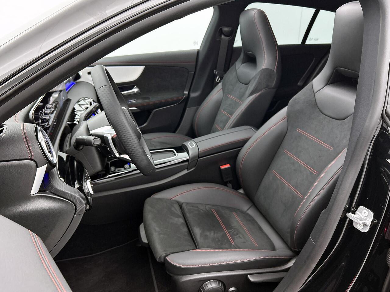 Mercedes-Benz CLA-KLASSE Shooting Brake 250 e Star Edition AMG Line | Nightpakket | KEYLESS-GO | Parkeerpakket met achteruitrijcamera | EASY PACK achterklep | Dodehoekassistent | MULTIBEAM LED | Distronic | Sfeerverlichting | Verwarmde stoelen vooraan |