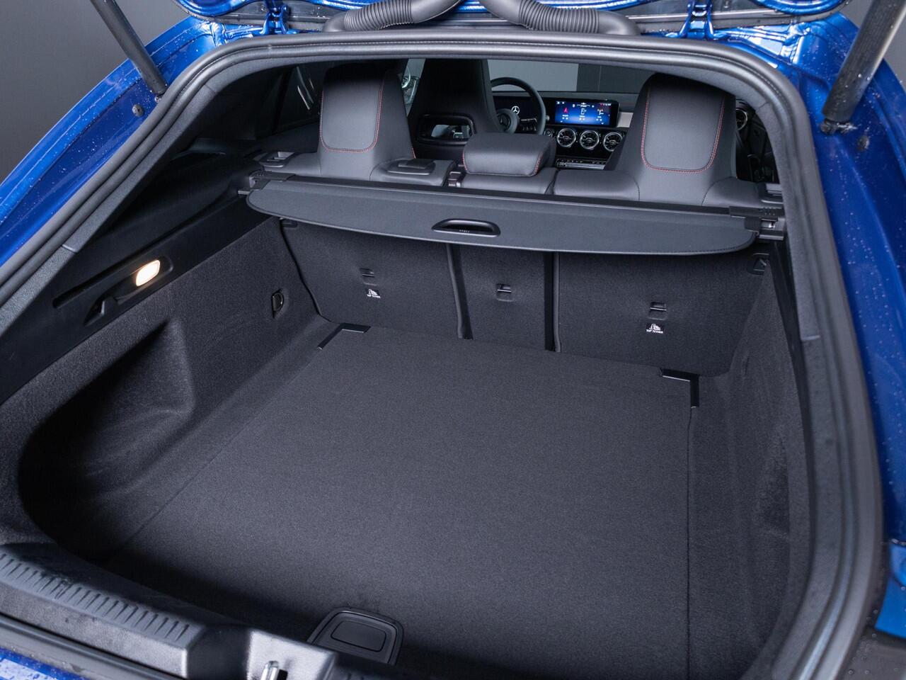 Mercedes-Benz CLA-KLASSE Shooting Brake 180 Star Edition AMG LIMITED Panorama dak